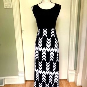 Love...ady black and white open back maxi dress NWT